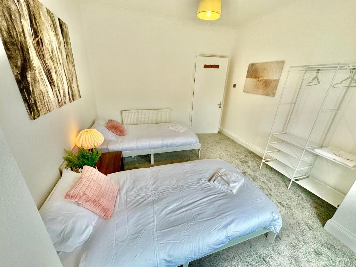 Chic Apartment In Central Bournemouth With Parking Exterior foto