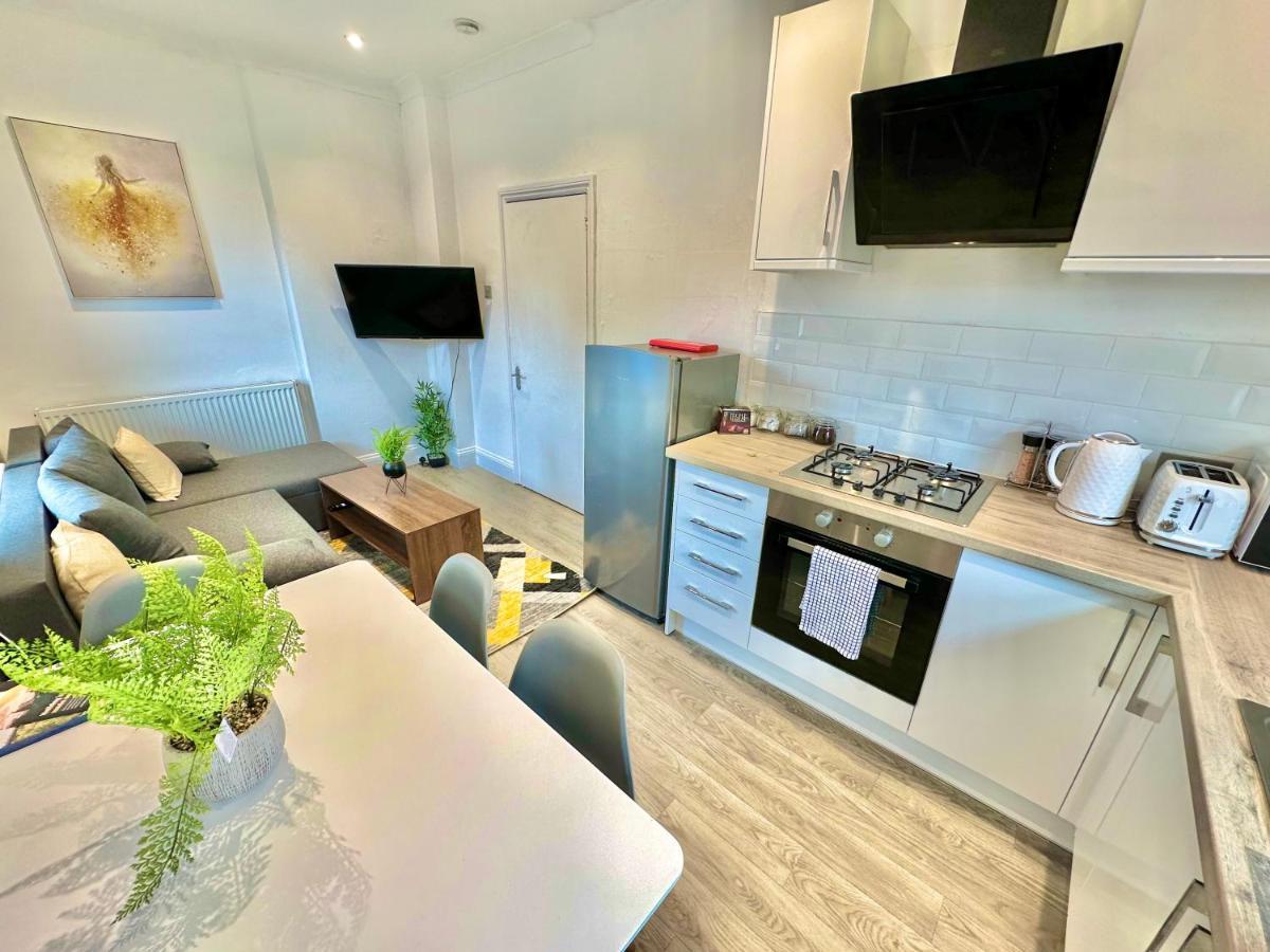 Chic Apartment In Central Bournemouth With Parking Exterior foto