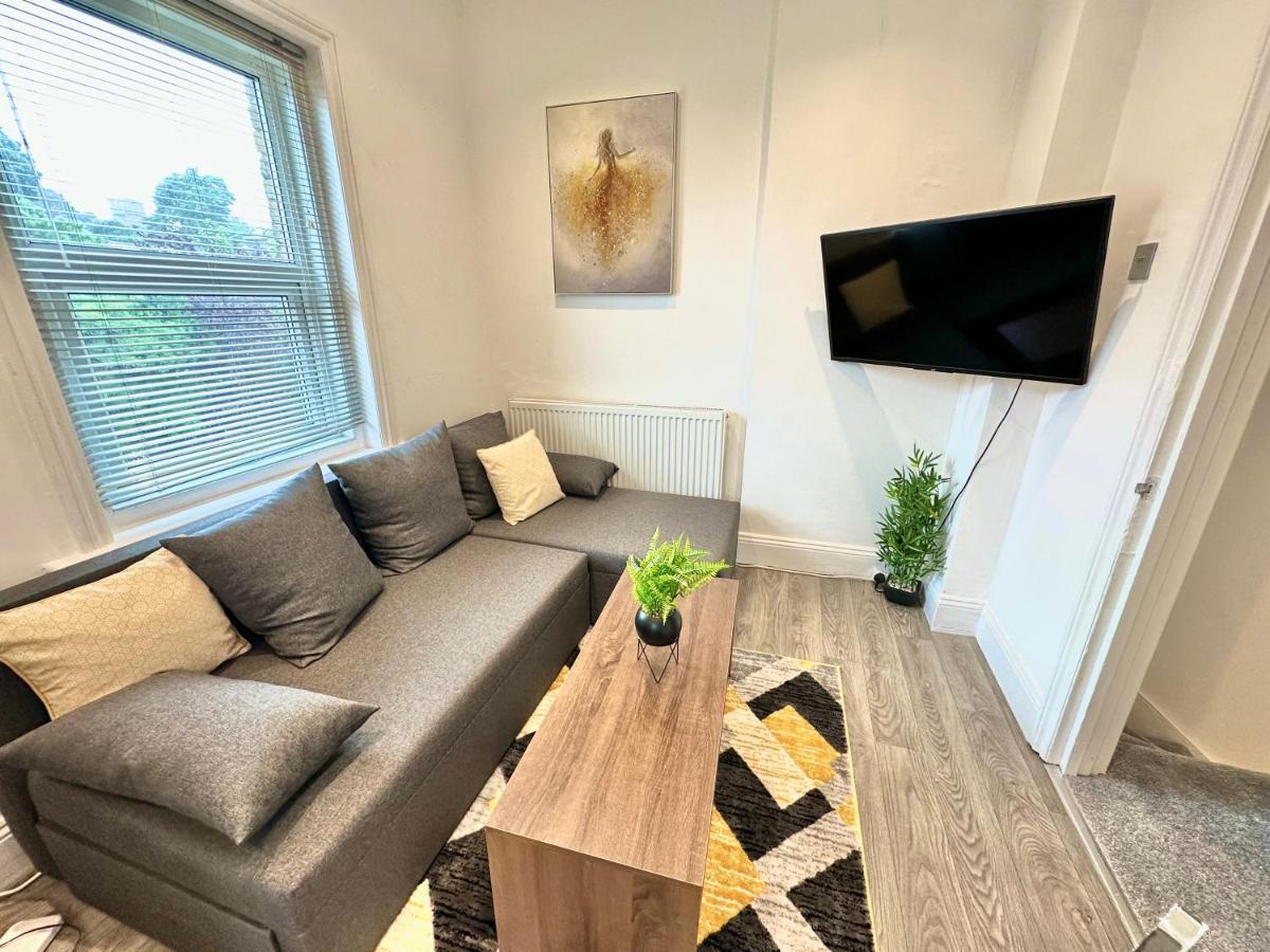 Chic Apartment In Central Bournemouth With Parking Exterior foto